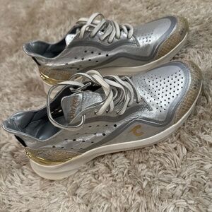 Courser sneakers